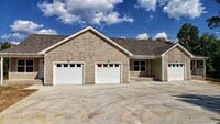 Building Photo - 1705 Evans Rd