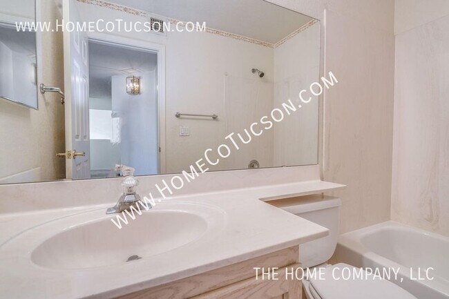 Building Photo - 7811 E Starbright Ct