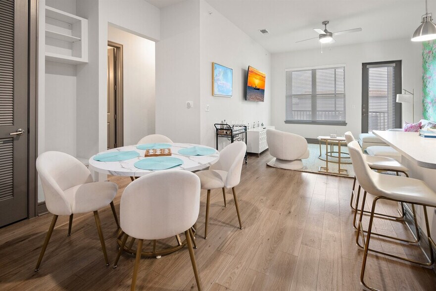 Building Photo - 8890 Founders Square Dr