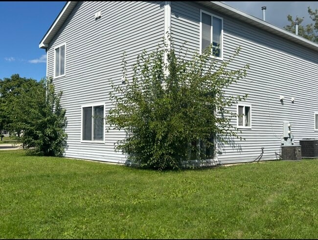 Building Photo - 350 Richfield Trail