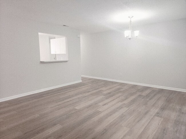 Building Photo - RENT SPECIAL! LOCATION, LOCATION, LOCATION! ONLY MINUTES TO WRIGHTSVILLE BEACH, CENTRAL TO ALL IL...