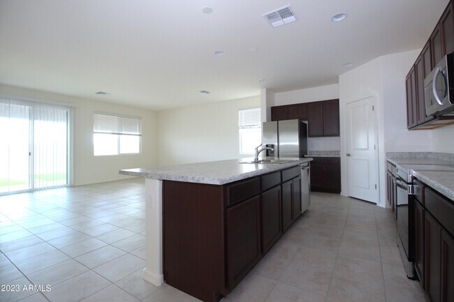 Building Photo - 1126 E Westwood Dr