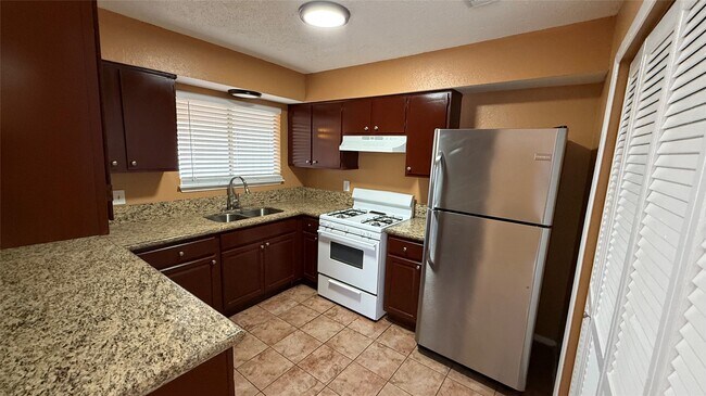 Building Photo - 12024 Tambourine Dr