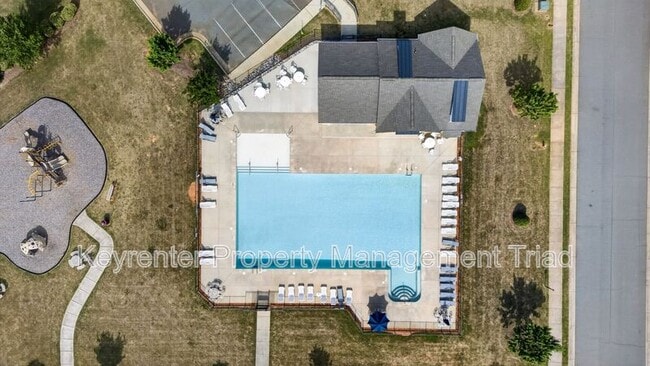 Building Photo - 504 Eagles Wy