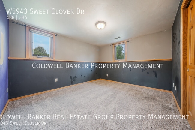 Building Photo - W5943 Sweet Clover Dr