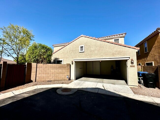 Building Photo - Fantastic Lyon's Gate home on a cul-de-sac!