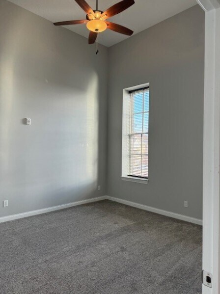 Building Photo - 508 Brady St