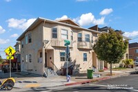 Building Photo - 894 31st St