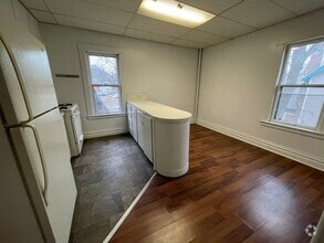 Building Photo - 802-806 Cedar