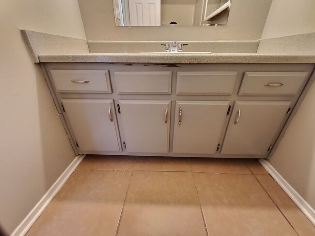 Building Photo - 4582 Summer Creek N