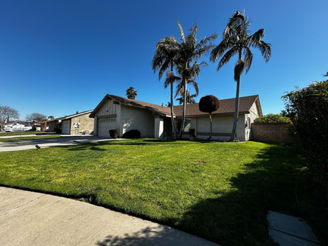 Building Photo - Beautiful 4- bedroom Home