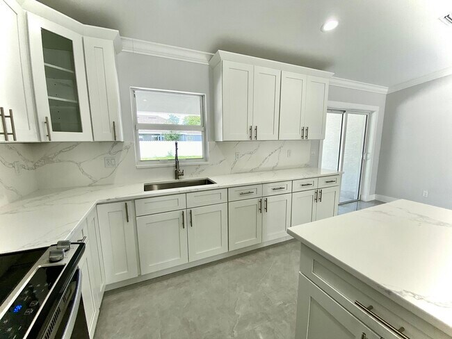 Building Photo - 5807 Raintree Trail