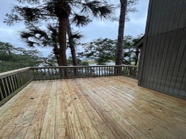 Building Photo - Broad Creek Landing