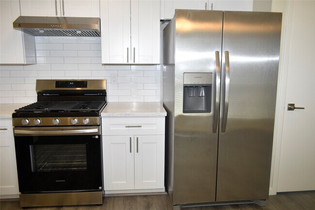 Building Photo - 2511 Maple Tree Ct