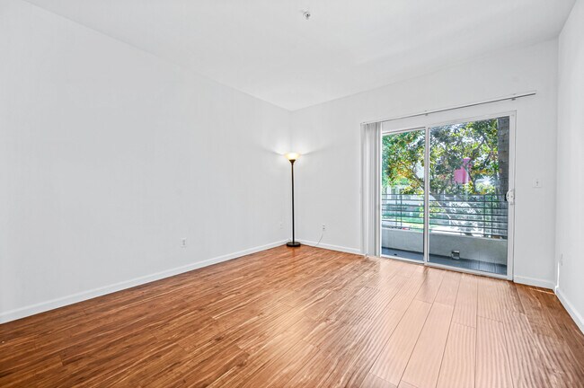 Building Photo - 4620 Vista Del Monte Ave