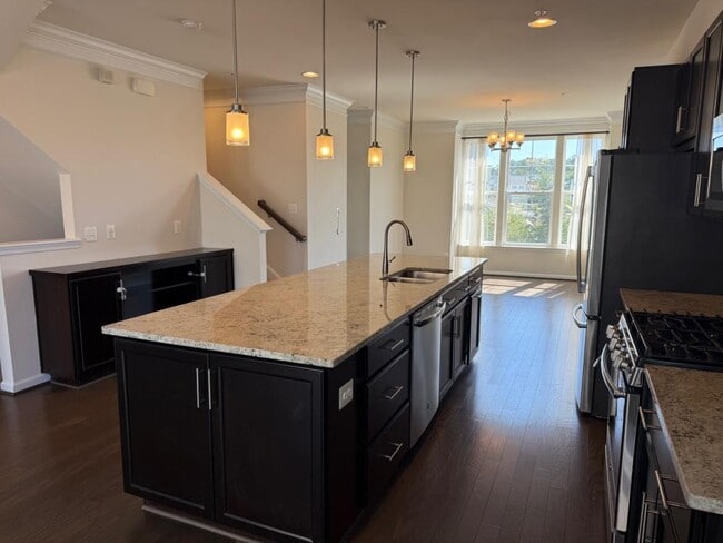 Building Photo - 5585 Peregrine Wy