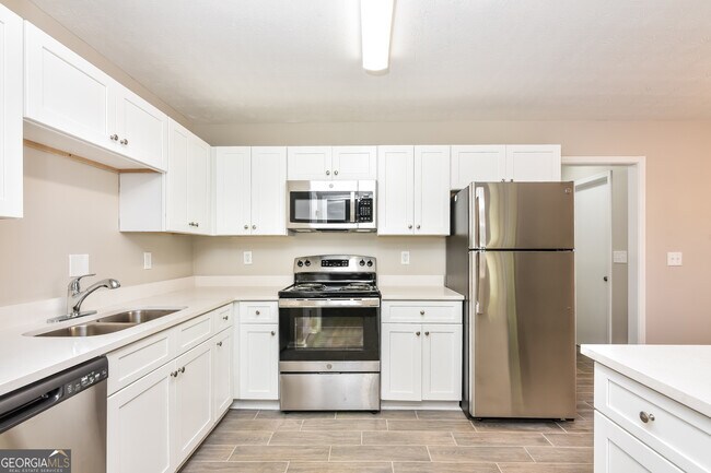 Building Photo - 2755 Stanton Woods Dr SE