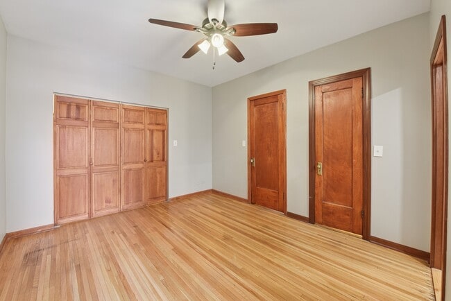 Building Photo - 4432 N Winchester Ave