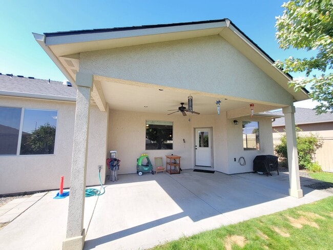 Building Photo - 2460 Bramasole Dr Way