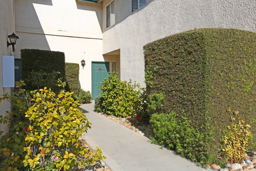 Spruce Pointe 2061 E Spruce Ave Fresno CA 93720 Apartment Finder