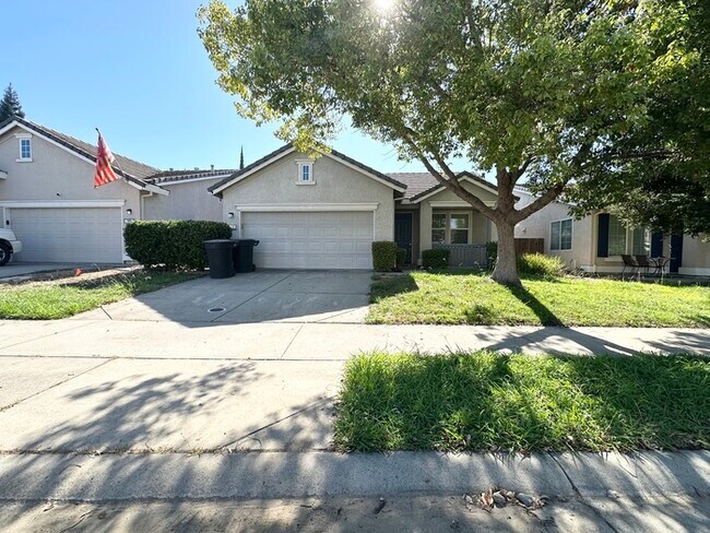 Building Photo - Rosevilles desirable Highland Reserve neighborhood