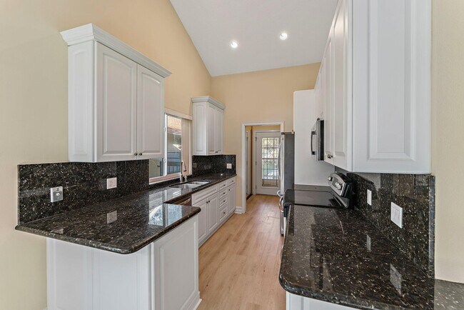 Building Photo - 118 Knoll Way