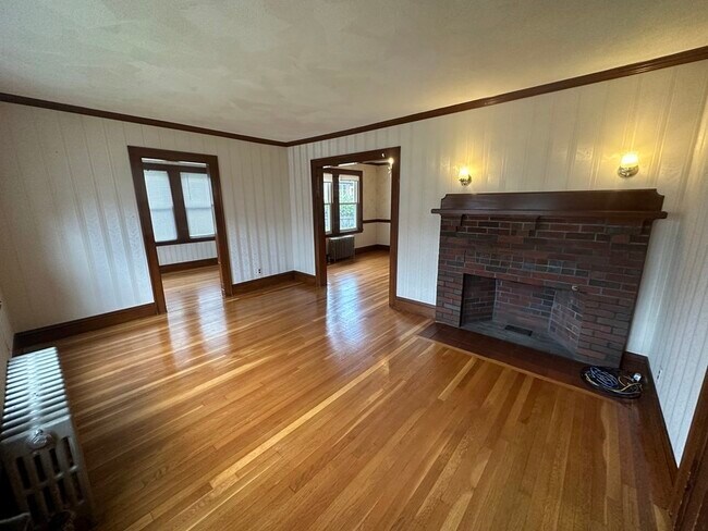 Building Photo - 238 Ashcroft Rd