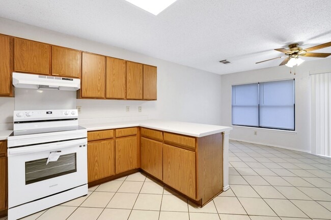 Building Photo - Stunning 3 Bedroom - 2.5 Bath Home for Rent!