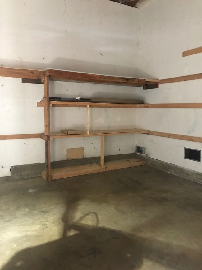 Building Photo - Sutter Creek Duplex