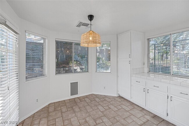 Building Photo - 4517 Inez Dr