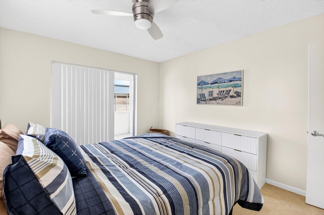 Building Photo - 173 Flanders C