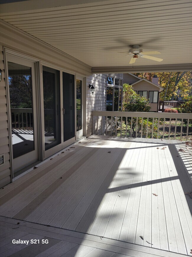 Building Photo - 148 Lakewood Dr