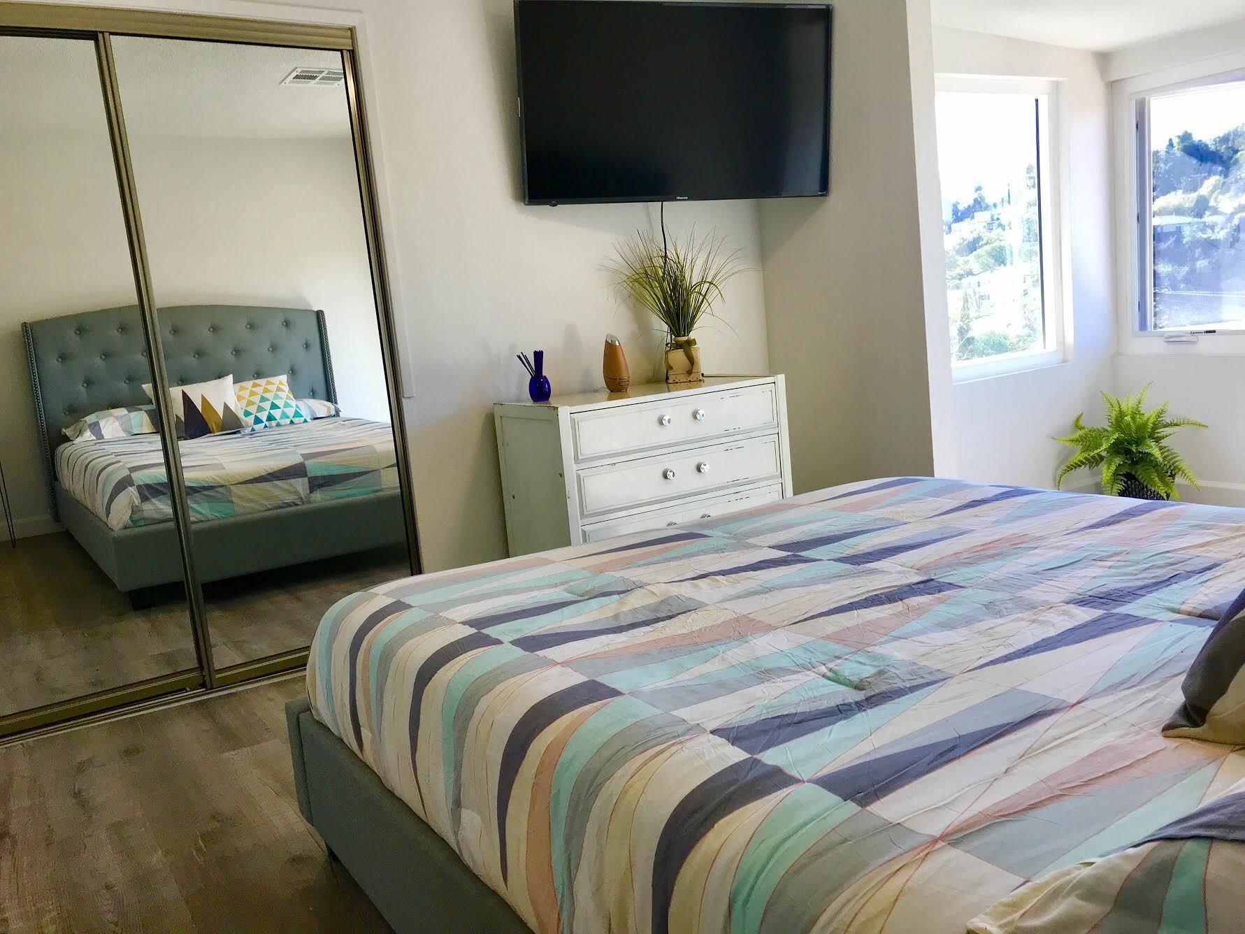 Building Photo - 2414 N Alvarado St