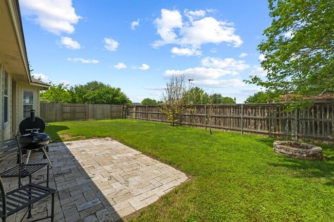 Building Photo - 2004 Dry Season Trail