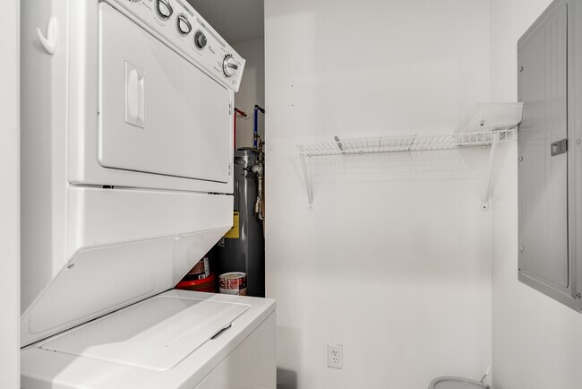 Building Photo - 3100 West End Cir