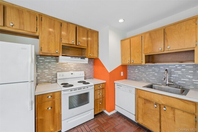 Building Photo - 59 Homewood Dr