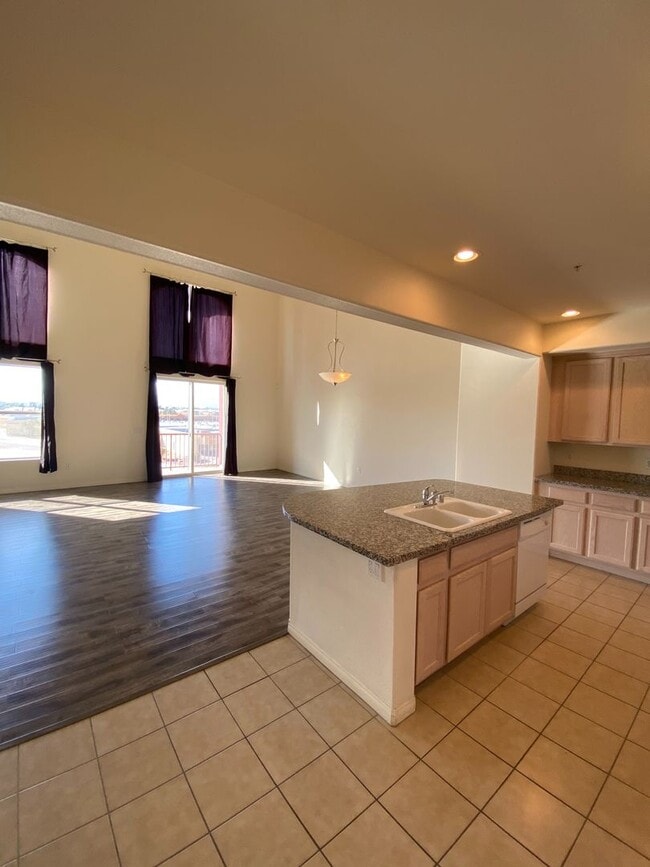 Building Photo - Beautiful, 2 story penthouse loft at the M...