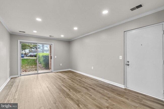 Building Photo - 18302 Streamside Dr