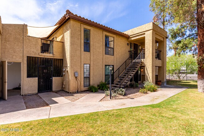 Building Photo - 8214 N 21st Dr