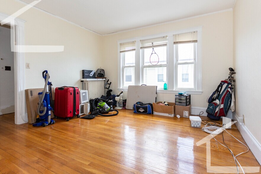 Building Photo - 128 Washington St