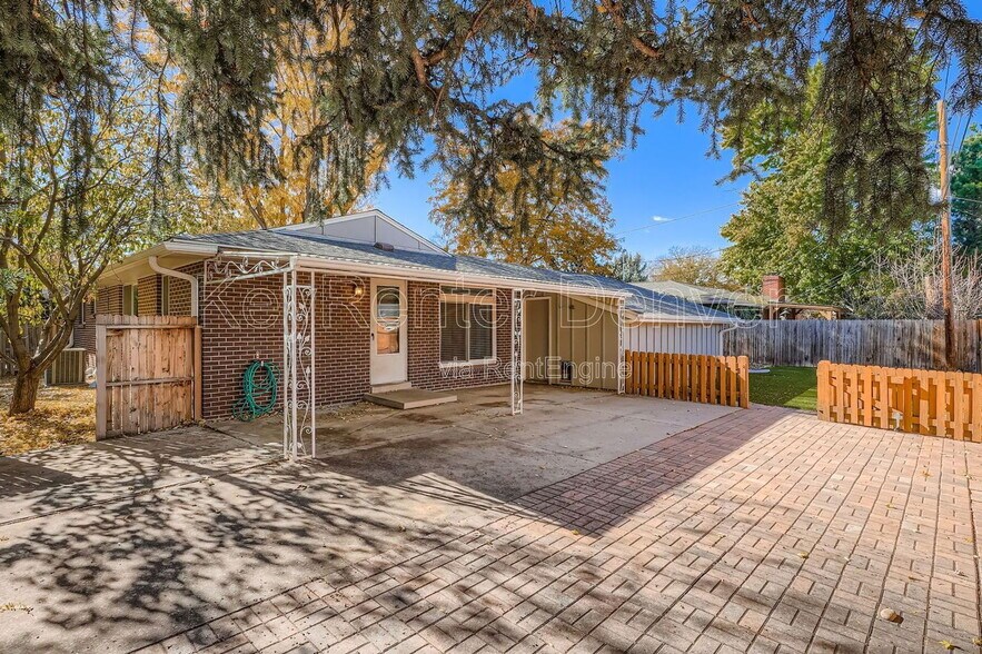 Primary Photo - 10503 W 62nd Pl