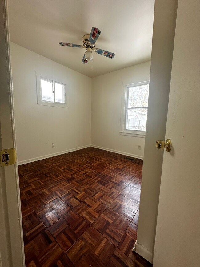 Building Photo - Move-In Ready 3 Bedroom, 1 Bathroom Home in Westland!