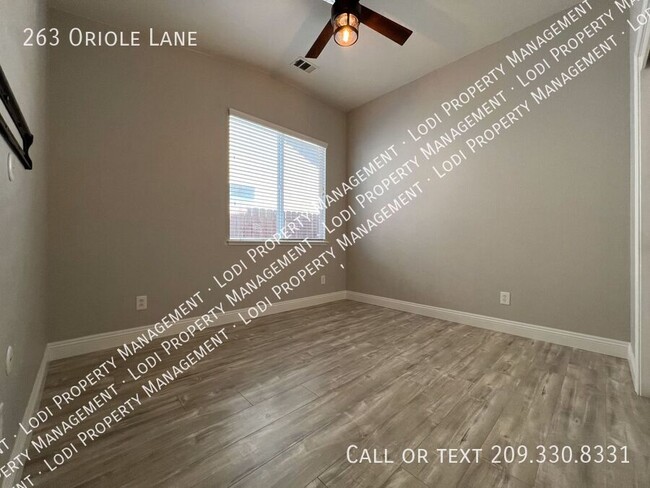 Building Photo - 263 Oriole Ln