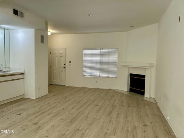 Building Photo - 10925 Blix St
