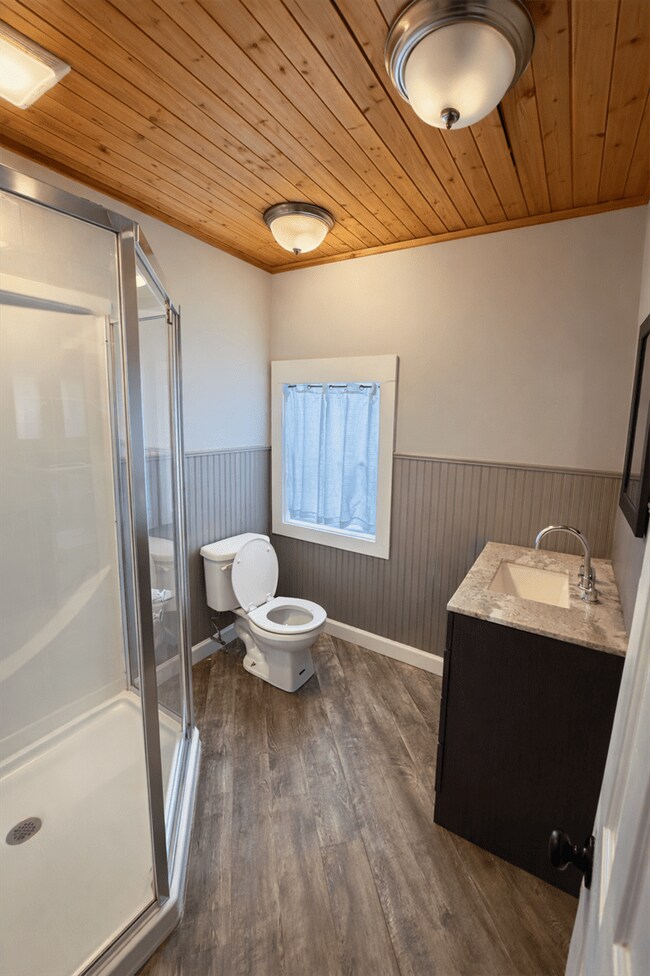 Building Photo - 4935 N Parma Rd