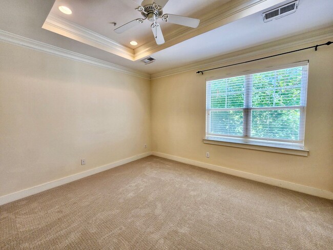 Building Photo - Luxury condo in Charleston National with g...