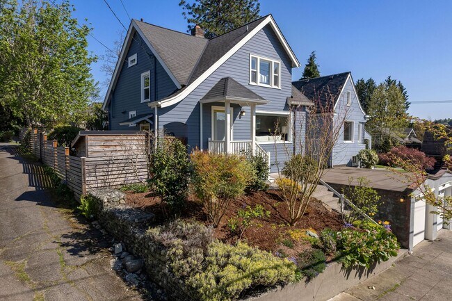 Building Photo - Remodeled Sunset Hill Home in Prime Ballar...