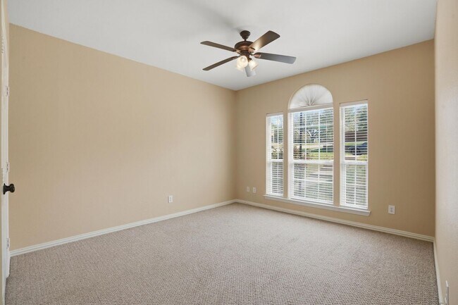 Building Photo - 6613 Barclay Ln