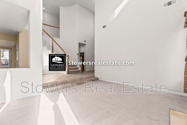 Building Photo - 1570 Eastlake Cir