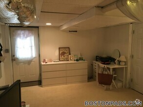 Building Photo - 77 Mayflower Rd